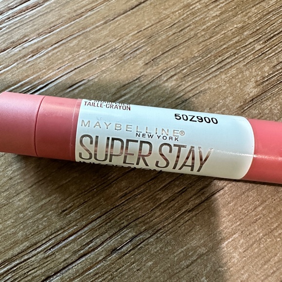FREE with any purchase Maybelline Super Stay Ink Crayon in shade Keep it Fun - Picture 2 of 9